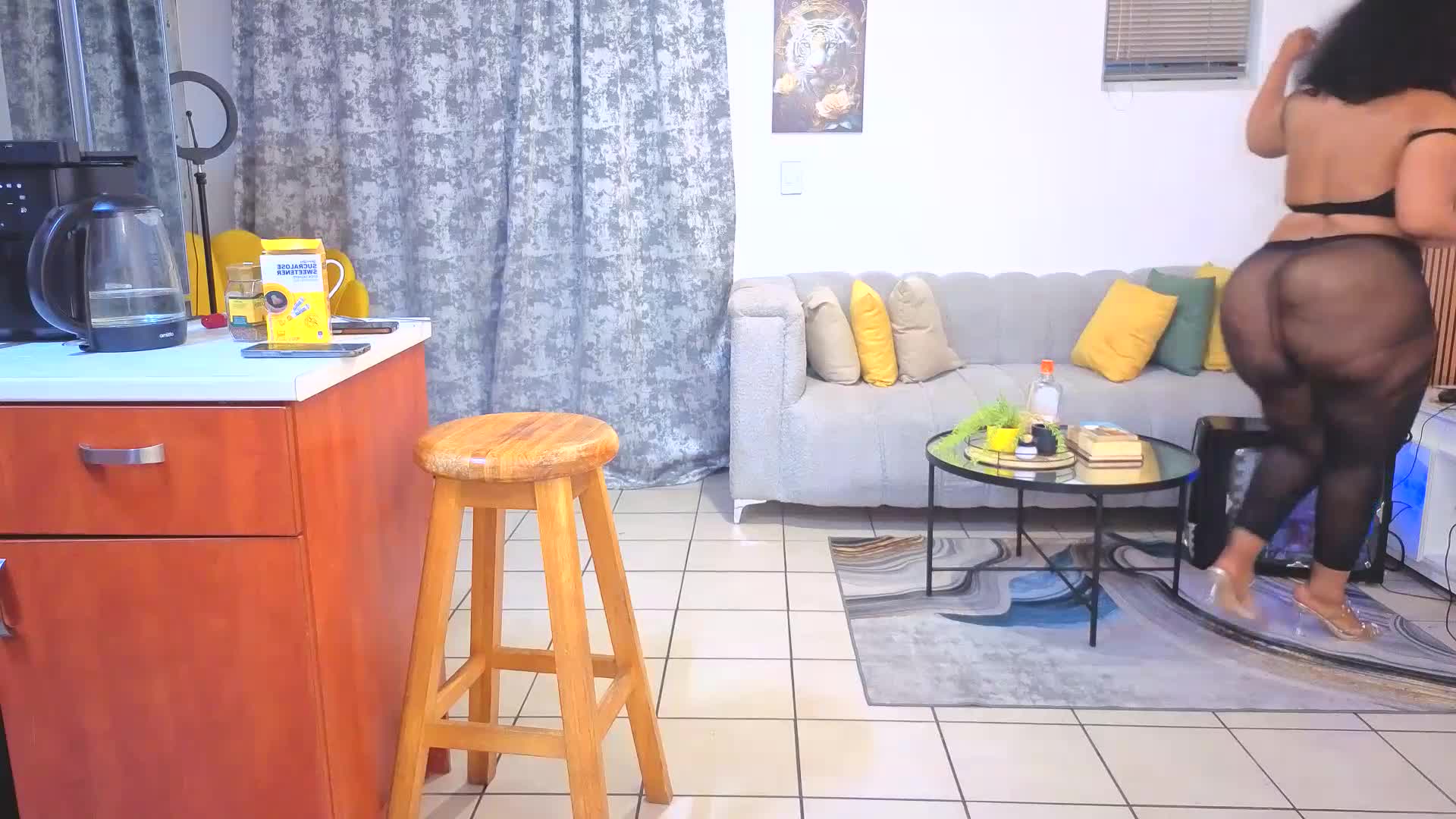 GiantBootyMilf